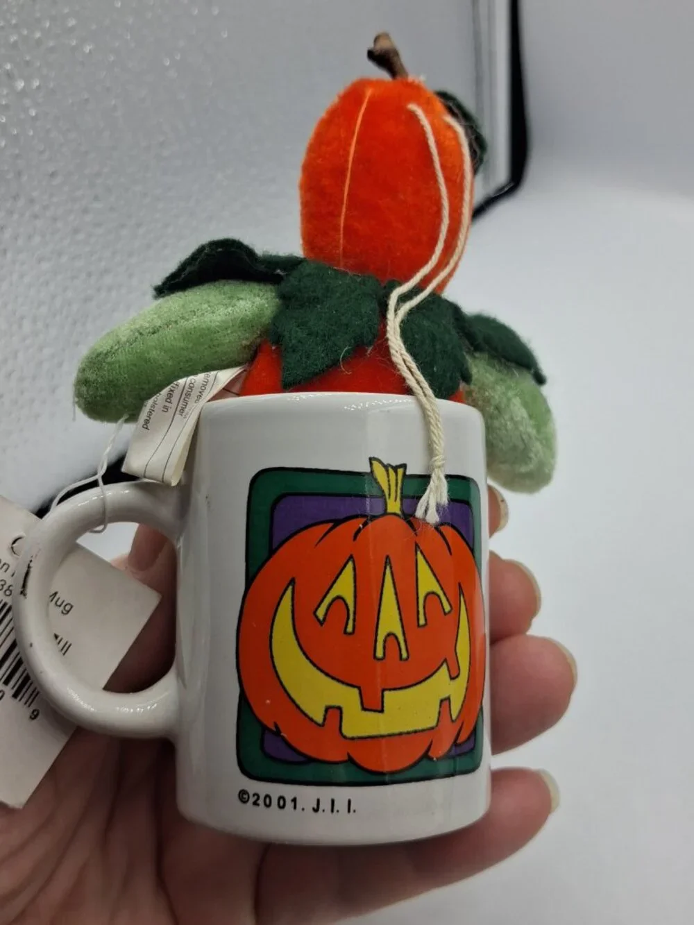 RARE Set of 2 Vintage 2001 J.I.I Halloween Mini Mugs w/Witch & Pumpkin Plush NOS